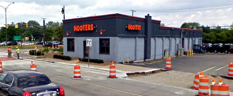 Hooters - Troy - 2950 Rochester Rd